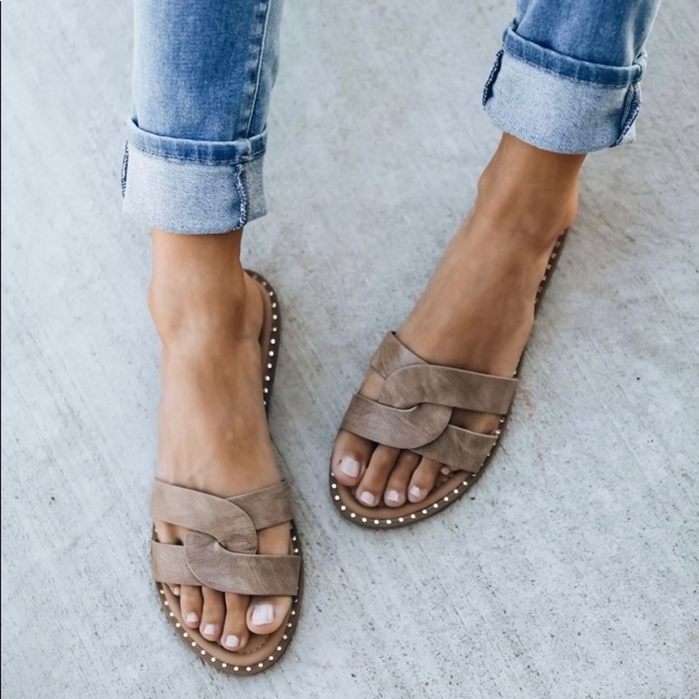 Brand New Never Worn VICI Leather Sandal